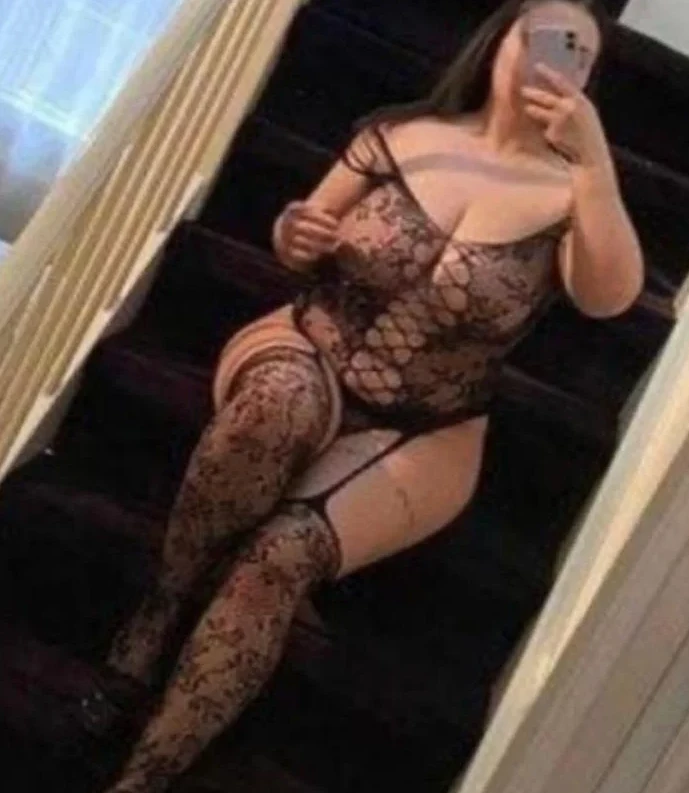 I’m Larra New Here party girl 😍🥰❤️👅 - Huddersfield escort - Seductive Seekers