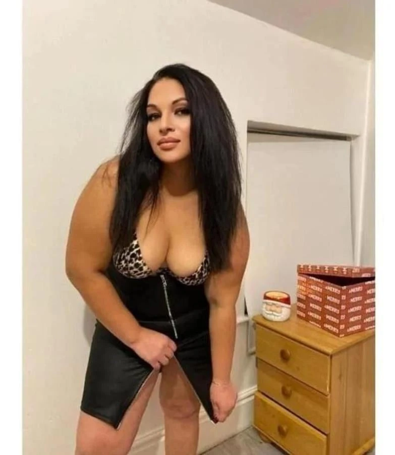 Outcall No Rush Party - Bedford escort - Seductive Seekers