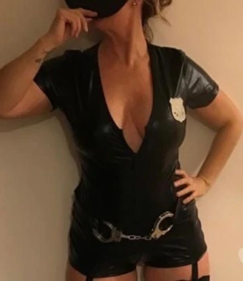 Luciana Stunning Mature - Aberdeen escort - Seductive Seekers