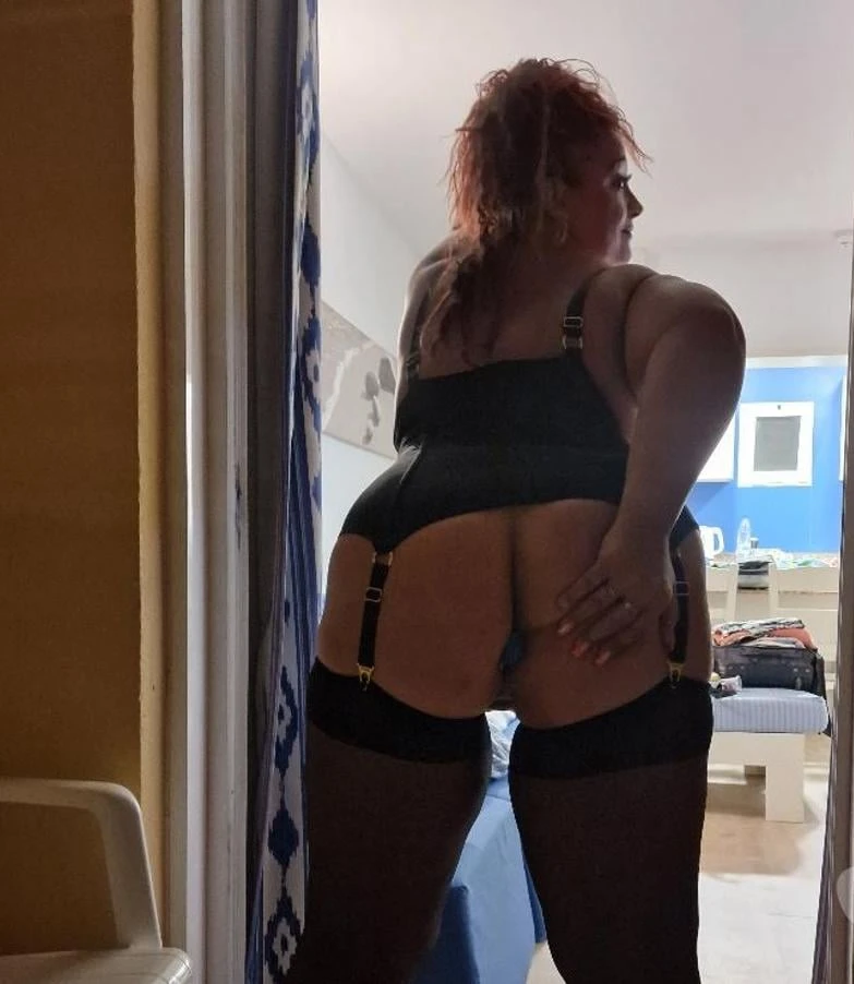 🩷 Married, Busty, Milf 🩷 - Chippenham escort - Seductive Seekers