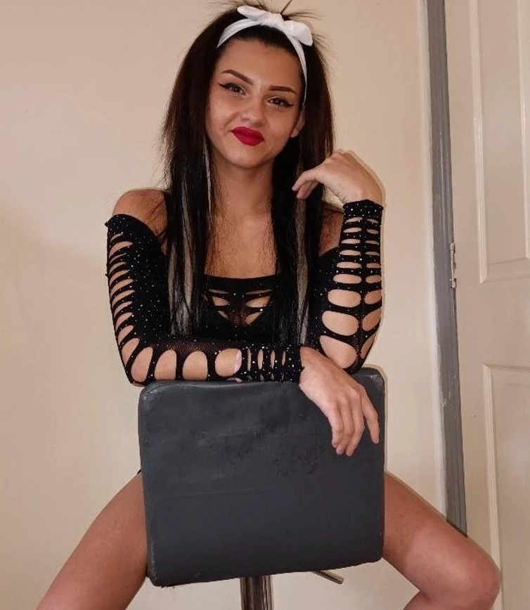 🍎 Selena party girl ❤reall pic 🍎 profile picture - Belfast escort - Seductive Seekers